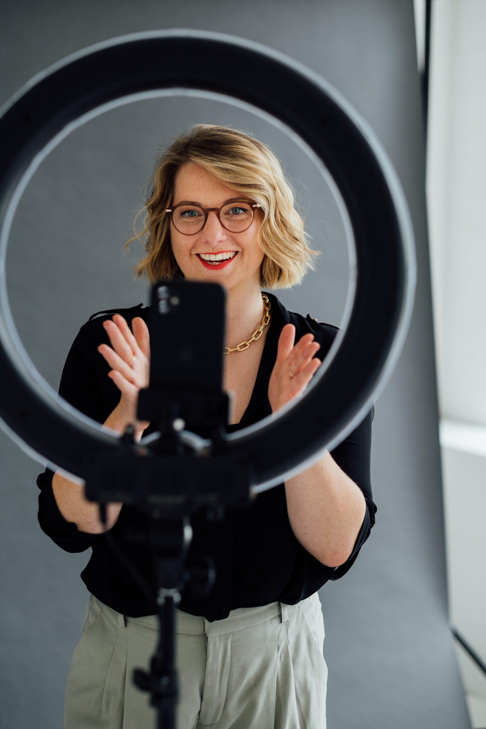 Authentische Personal Brand Fotos für Selbstständige & Unternehmer in Hamburg & Umgebung.